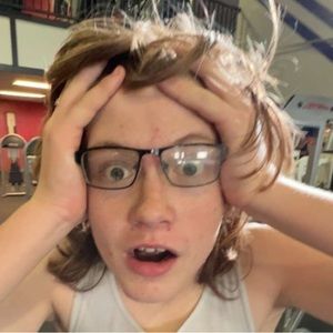 Meet your Posher, Dakota